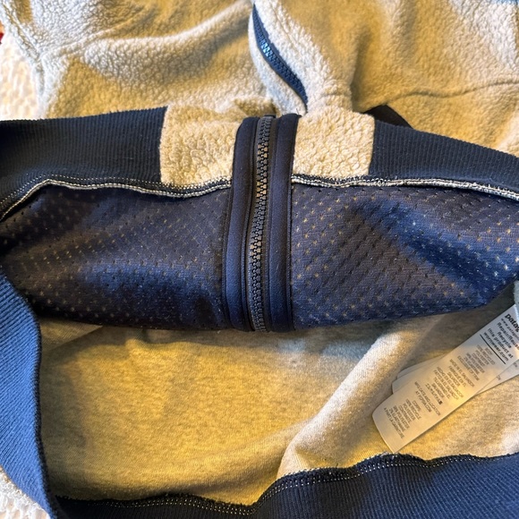 Patagonia men’s small vintage cream/gray with blue trim zip up jacket. - Picture 7 of 14